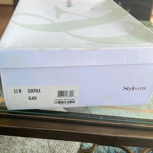 Black studded platform 3”heal ladies shoe